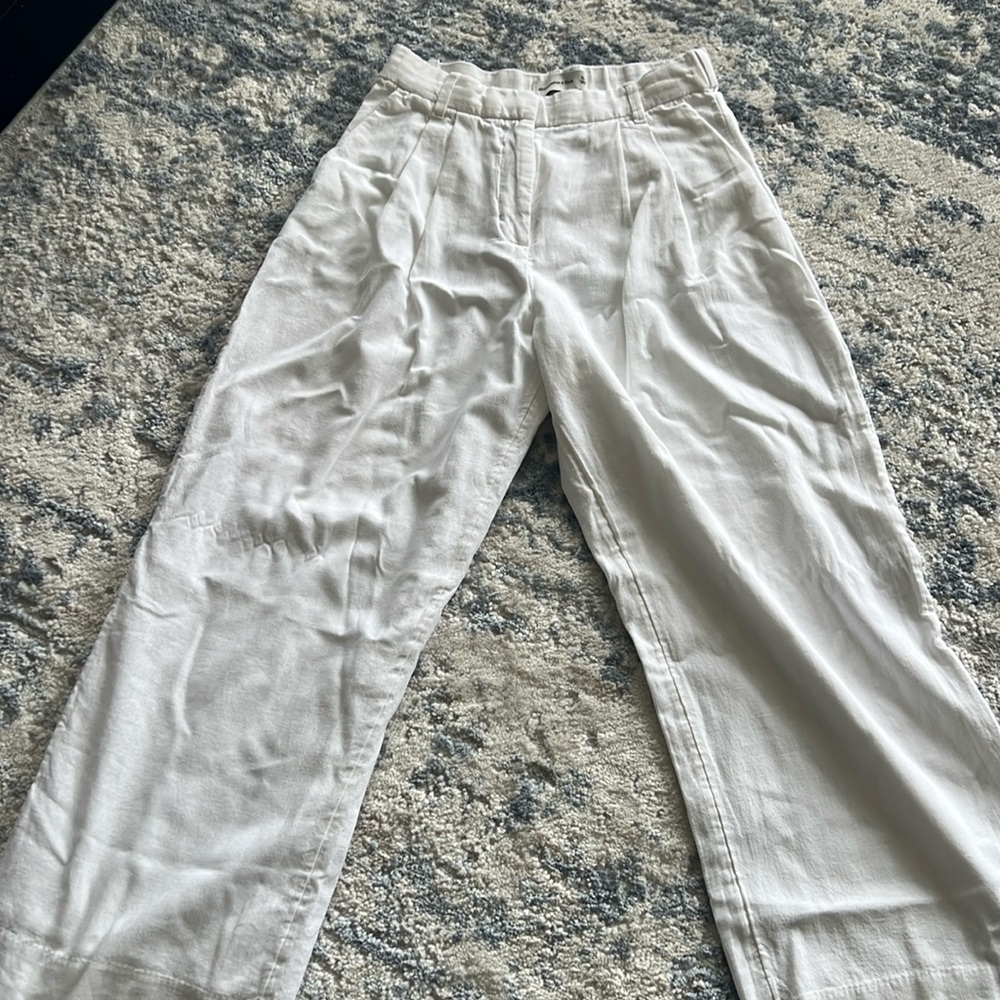 Abercrombie white linen pants size small and short length
